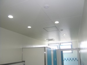 若楠小学校校舎改築電気工事
